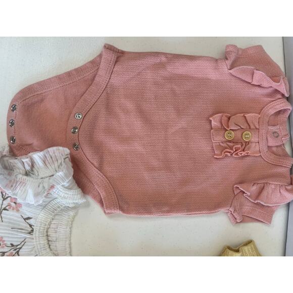 Rachel Zoe baby clothes 0-3M - Picture 6 of 6